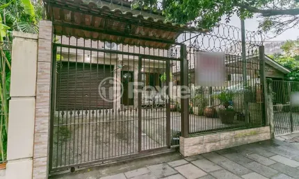 Casa com 3 quartos à venda na Rua Doutor Dias da Cruz, 246, Medianeira, Porto Alegre, 300 m2 por R$ 912.000
