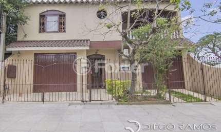 Casa com 5 quartos à venda na Rua Ernestina Amaro Torelly, 380, Jardim Carvalho, Porto Alegre, 340 m2 por R$ 560.000