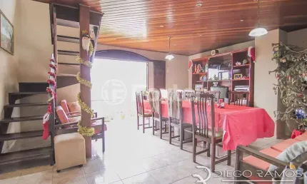 Casa com 5 quartos à venda na Rua Ernestina Amaro Torelly, 380, Jardim Carvalho, Porto Alegre, 340 m2 por R$ 560.000