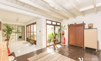 Casa com 3 quartos à venda na Travessa Carmem, 41, Floresta, Porto Alegre, 250 m2 por R$ 850.000