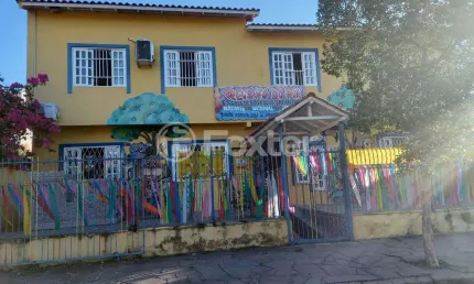 Casa à venda na Rua Arroio Grande, 253, Cavalhada, Porto Alegre, 240 m2 por R$ 650.000