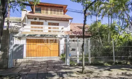 Casa com 3 quartos à venda na rua érico silveira peixoto, 85, ipanema, porto alegre, 226 m2 por r$ 1.200.000