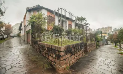 Casa comercial com 2 salas à venda na rua matias josé bins, 787, três figueiras, porto alegre, 369 m2 por r$ 1.275.000