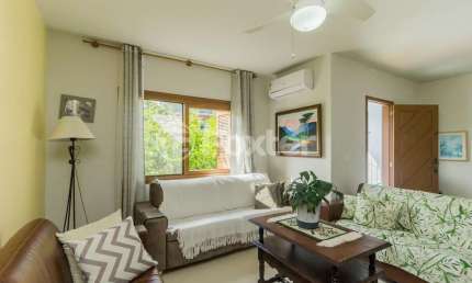 Casa com 4 quartos à venda na Rua João Corrêa Almeida, 45, Vila Nova, Porto Alegre, 244 m2 por R$ 627.000