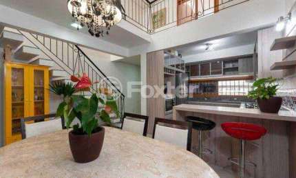 Casa com 3 quartos à venda na Rua Dário Cardoso, 138, Espírito Santo, Porto Alegre, 204 m2 por R$ 799.000