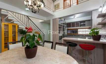 Casa com 3 quartos à venda na Rua Dário Cardoso, 138, Espírito Santo, Porto Alegre, 204 m2 por R$ 799.000