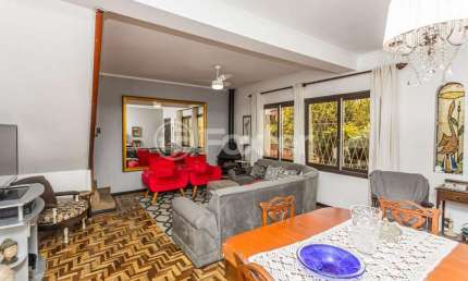 Casa com 3 quartos à venda na Rua Petronilla Cogo, 74, Parque Santa Fé, Porto Alegre, 210 m2 por R$ 684.000