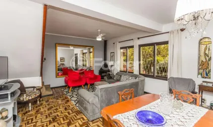 Casa com 3 quartos à venda na Rua Petronilla Cogo, 74, Parque Santa Fé, Porto Alegre, 210 m2 por R$ 684.000