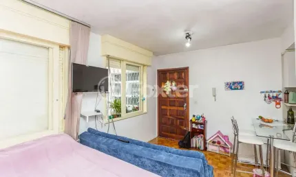 Kitnet / Stúdio à venda na Rua Duque de Caxias, 279, Centro Histórico, Porto Alegre, 25 m2 por R$ 161.500