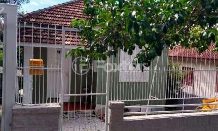Casa com 3 quartos à venda na Rua Padre João Batista Reus, 2932, Cavalhada, Porto Alegre, 90 m2 por R$ 300.000