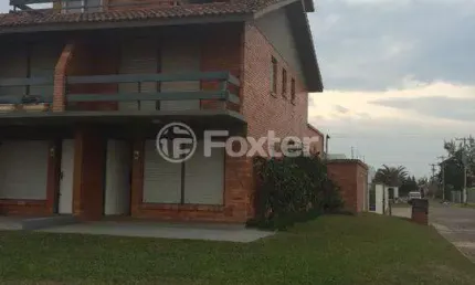 Casa em condomínio fechado com 2 quartos à venda na Rua Taquara, 504, Centro, Imbé, 133 m2 por R$ 361.000