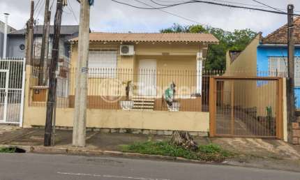 Casa com 2 quartos à venda na Rua Antônio Francisco Lisboa, 70, Rubem Berta, Porto Alegre, 67 m2 por R$ 455.000
