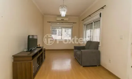 Casa comercial com 2 salas à venda na praça alfred sehbe, 122, vila ipiranga, porto alegre, 116 m2 por r$ 645.000