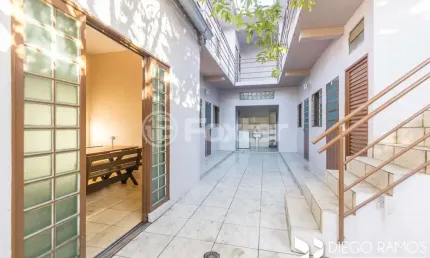 Casa comercial com 1 sala à venda na Rua dos Burgueses, 141, Partenon, Porto Alegre, 180 m2 por R$ 684.000