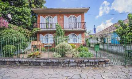 Casa com 3 quartos à venda na Rua Morretes, 120, Santa Maria Goretti, Porto Alegre, 204 m2 por R$ 890.000