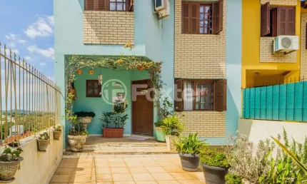 Casa com 3 quartos à venda na Rua dos Guananas, 63, Espírito Santo, Porto Alegre, 186 m2 por R$ 650.000