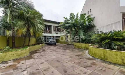 Casa comercial com 6 salas à venda na Rua Estácio de Sá, 76, Chácara das Pedras, Porto Alegre, 409 m2 por R$ 2.150.000