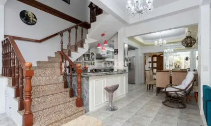 Casa com 3 quartos à venda na Rua Luiz Cézar Leal, 235, Rubem Berta, Porto Alegre, 190 m2 por R$ 520.000