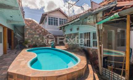 Casa com 3 quartos à venda na Rua Manoel Bandeira, 345, Jardim Itu Sabará, Porto Alegre, 283 m2 por R$ 750.000