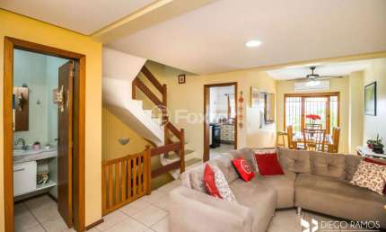 Casa com 3 quartos à venda na Rua dos Caiaguais, 120, Espírito Santo, Porto Alegre, 206 m2 por R$ 586.000