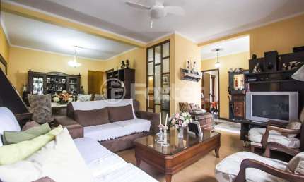 Casa com 3 quartos à venda na Avenida Brasília, 292, Vila Ipiranga, Porto Alegre, 315 m2 por R$ 900.000
