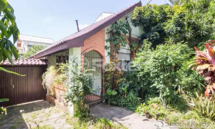 Casa com 3 quartos à venda na Rua Nunes, 482, Medianeira, Porto Alegre, 131 m2 por R$ 600.000