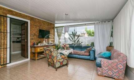 Casa com 3 quartos à venda na Rua Odilson Rodrigues Barboza, 190, Aberta dos Morros, Porto Alegre, 220 m2 por R$ 490.000