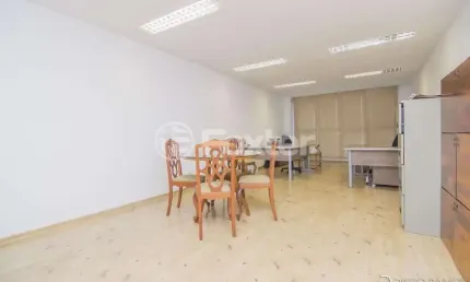 Sala comercial com 1 sala à venda na Rua Padre Chagas, 35, Moinhos de Vento, Porto Alegre, 52 m2 por R$ 500.000