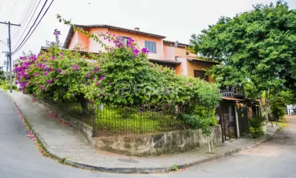 Casa com 5 quartos à venda na Rua Ângelo Passuelo, 79, Vila Nova, Porto Alegre, 215 m2 por R$ 650.000