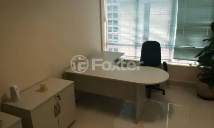 Sala comercial com 1 sala à venda na rua vigário josé inácio, 399, centro histórico, porto alegre, 44 m2 por r$ 130.000