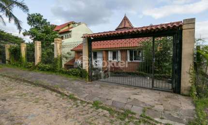 Casa com 3 quartos à venda na Rua Fernando Osório, 1869, Teresópolis, Porto Alegre, 256 m2 por R$ 785.000