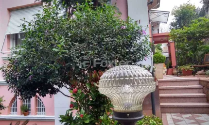 Casa com 5 quartos à venda na Avenida Arnaldo Bohrer, 71, Teresópolis, Porto Alegre, 282 m2 por R$ 1.140.000