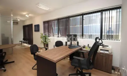 Sala comercial com 1 sala à venda na rua felicíssimo de azevedo, 1020, auxiliadora, porto alegre, 34 m2 por r$ 265.000