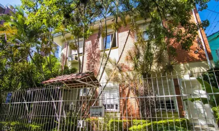 Casa comercial com 2 salas à venda na Rua Faria Santos, 355, Petrópolis, Porto Alegre, 312 m2 por R$ 1.235.000