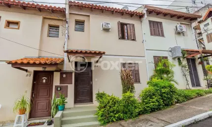Casa em condomínio fechado com 3 quartos à venda na Avenida Monte Cristo, 100, Vila Nova, Porto Alegre, 72 m2 por R$ 247.000