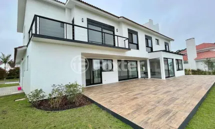 Casa em condomínio fechado com 5 quartos à venda na rua rs estrada do mar, 5990, centro, xangri-lá, 387 m2 por r$ 3.710.000