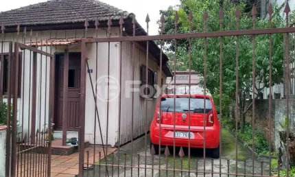 Terreno comercial à venda na Rua General Pedro Bittencourt, 55, Passo da Areia, Porto Alegre, 300 m2 por R$ 900.000