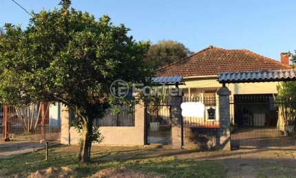 Casa com 3 quartos à venda na Rua Euclides Goulart, 431, Belém Novo, Porto Alegre, 150 m2 por R$ 332.500