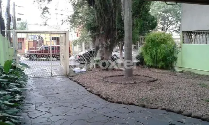 Casa com 2 quartos à venda na travessa são jacó, 59, higienópolis, porto alegre, 278 m2 por r$ 850.000