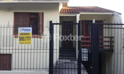 Casa com 4 quartos à venda na rua dário totta, 240, teresópolis, porto alegre, 300 m2 por r$ 800.000