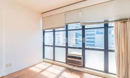 Sala comercial com 1 sala à venda na Praça Dom Feliciano, 78, Centro Histórico, Porto Alegre, 35 m2 por R$ 155.000