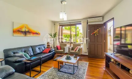 Casa com 3 quartos à venda na Rua Carlos Nobre, 95, Ipanema, Porto Alegre, 300 m2 por R$ 655.000