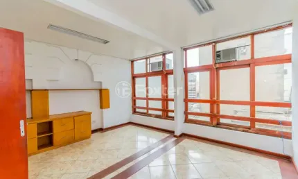 Sala comercial com 1 sala à venda na Praça Quinze de Novembro, 66, Centro Histórico, Porto Alegre, 57 m2 por R$ 167.200