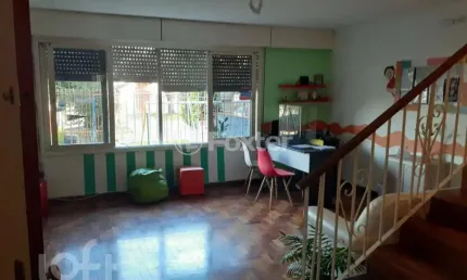 Casa com 4 quartos à venda na Rua Padre Alois Kades S J, 130, Vila Ipiranga, Porto Alegre, 330 m2 por R$ 950.000