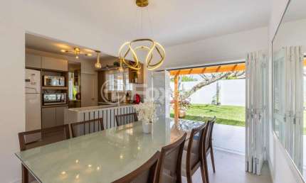 Casa com 5 quartos à venda na Rua Emboá, 237, Centro, Xangri-Lá, 300 m2 por R$ 1.590.000