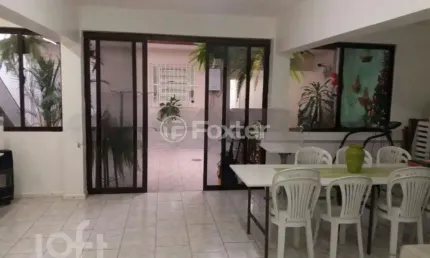 Casa com 2 quartos à venda na travessa américo silveira, 181, cristo redentor, porto alegre, 240 m2 por r$ 1.000.000