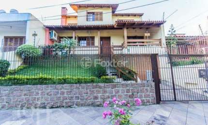 Casa com 4 quartos à venda na Rua Professor Bertrand Russel, 158, Vila Ipiranga, Porto Alegre, 380 m2 por R$ 1.470.000