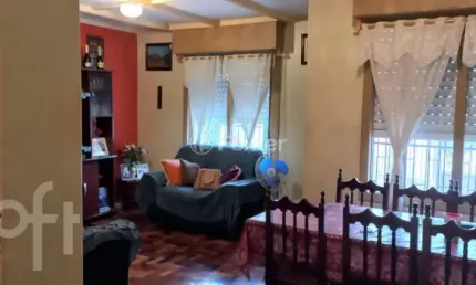 Casa com 3 quartos à venda na Rua Idelvira de Moura Almeida, 30, Jardim Leopoldina, Porto Alegre, 240 m2 por R$ 435.000
