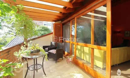 Casa com 5 quartos à venda na Travessa Galeno, 65, São Sebastião, Porto Alegre, 260 m2 por R$ 950.000