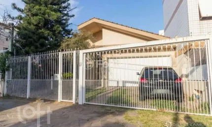 Casa com 4 quartos à venda na Rua Walt Disney, 25, São Sebastião, Porto Alegre, 260 m2 por R$ 780.000